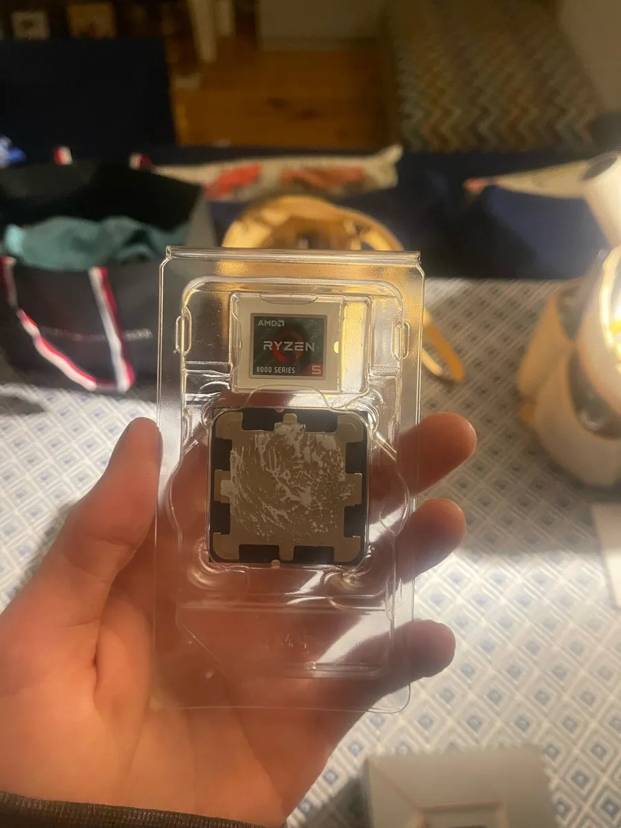 And Ryzen 5 8400F processor - Image 1