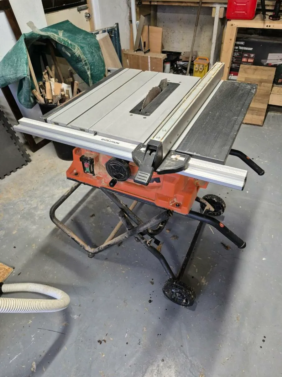 Table saw - Image 1