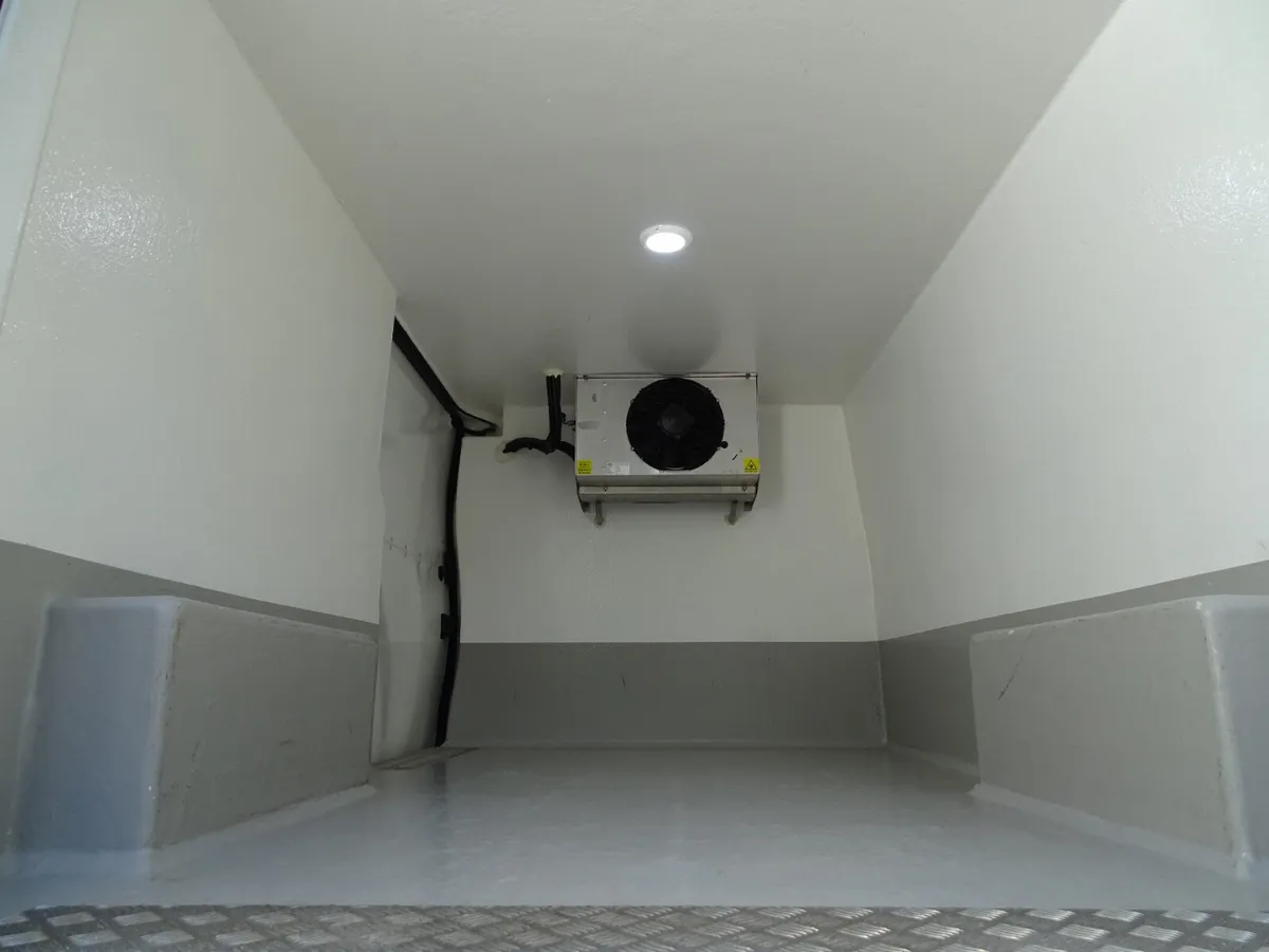 2021 Renault Trafic Refrigerated Van - Image 3