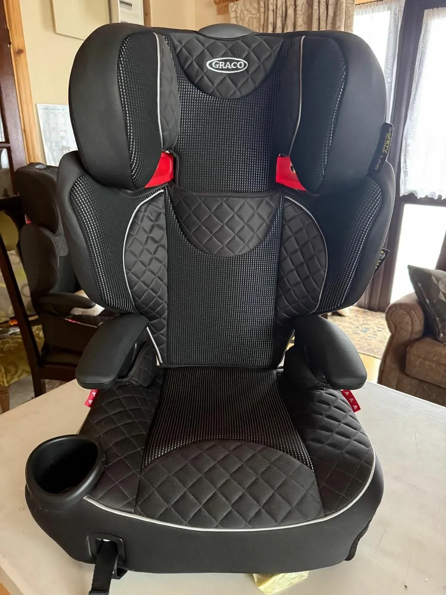 Children's car seats - Image 1