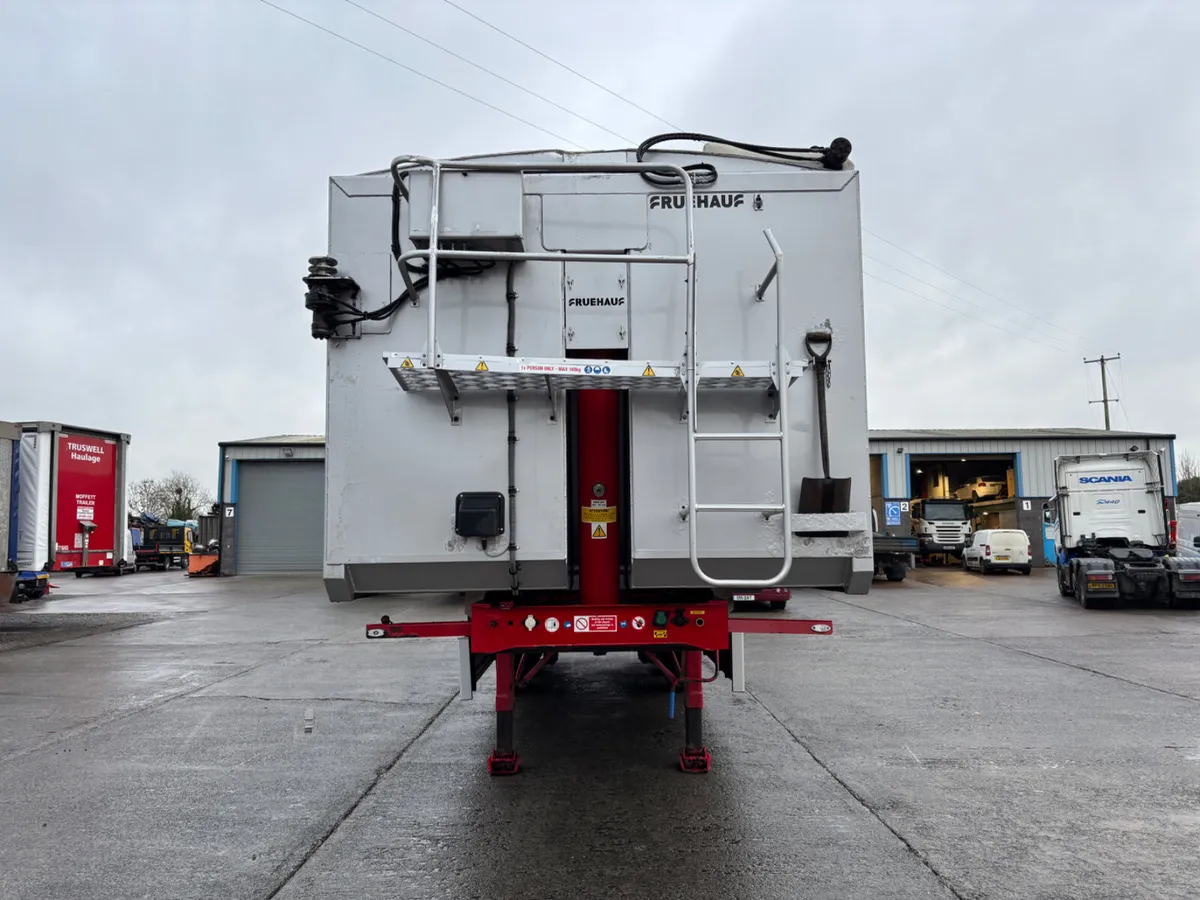 2020 Fruehauf 70 yard tipping trailer Rear lift ax - Image 2