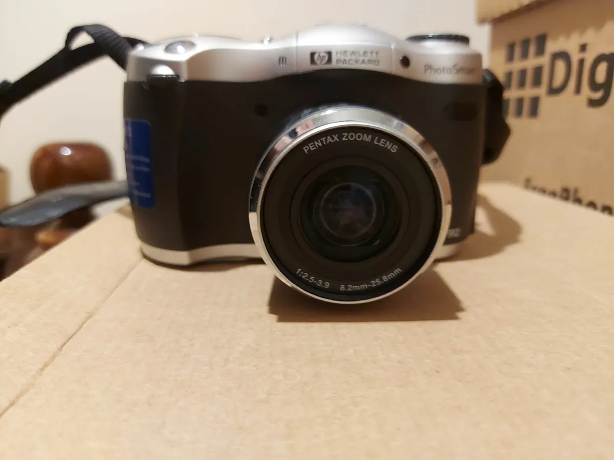 Hewlett-Packard HP Photo Smart Digital Camera 912 - Image 1