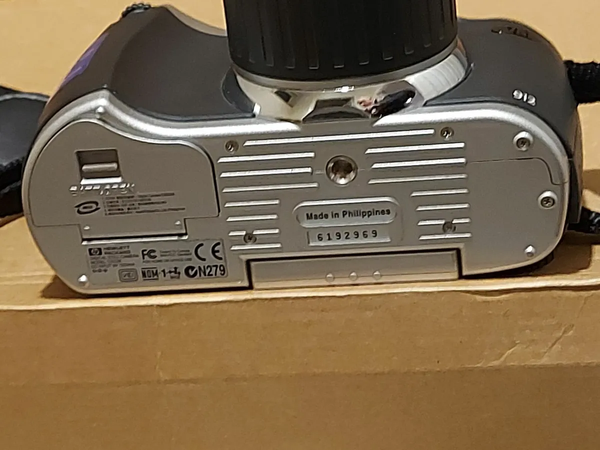 Hewlett-Packard HP Photo Smart Digital Camera 912 - Image 4