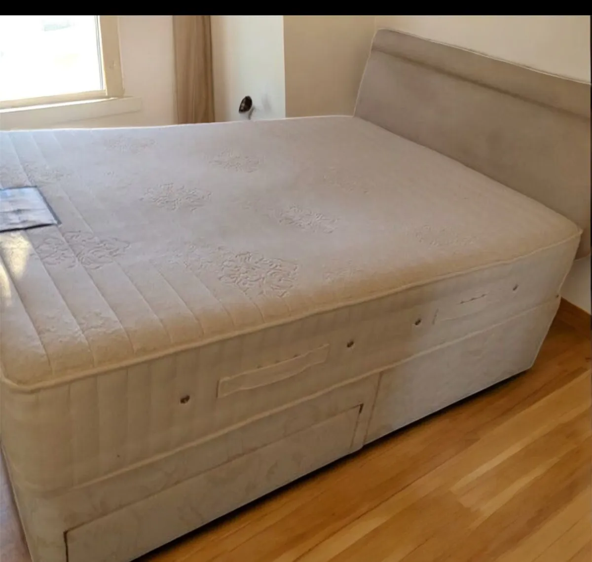 Double bed - Image 1