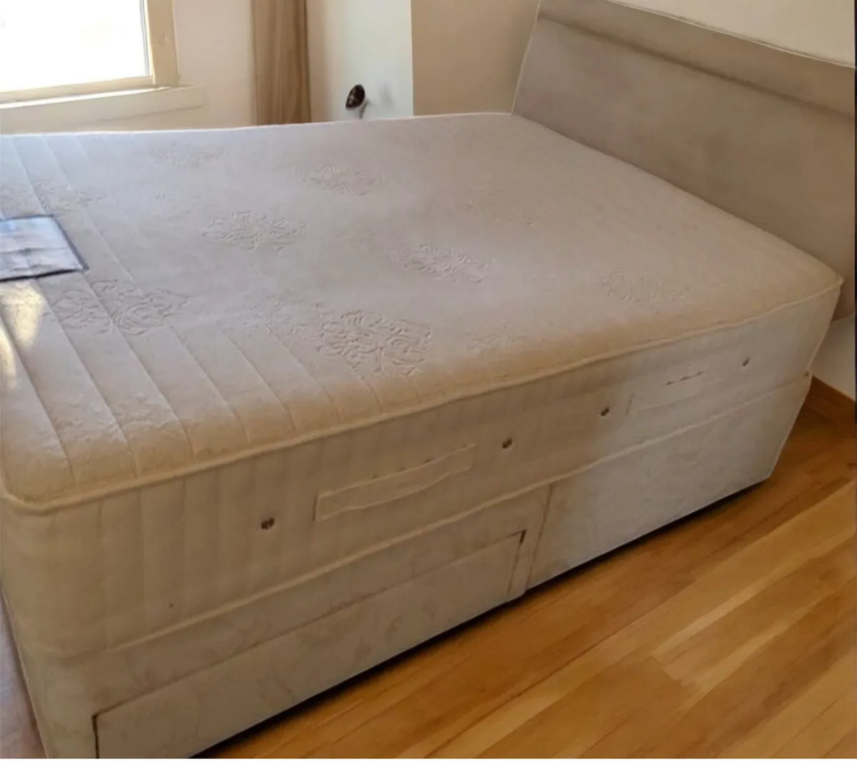 Double bed - Image 2