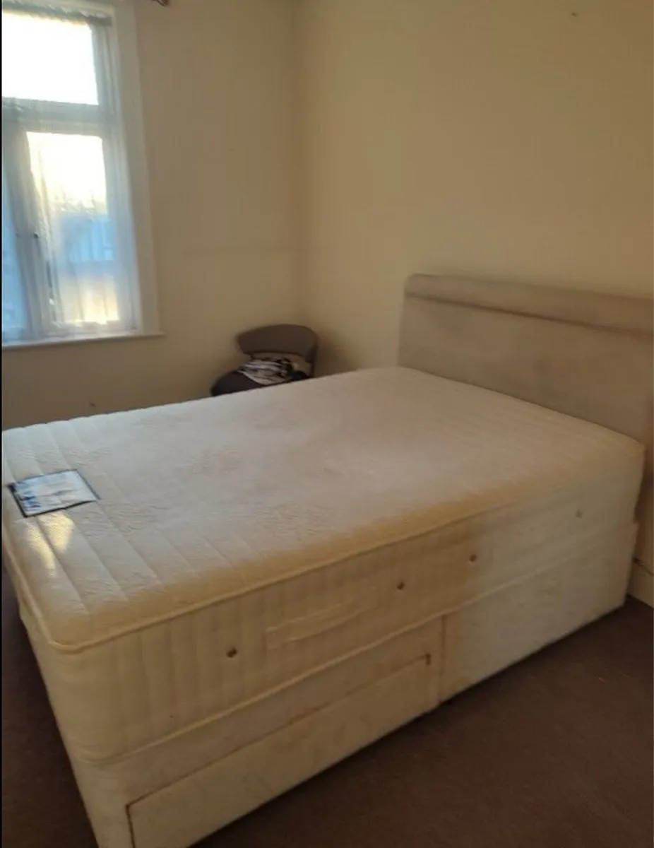 Double bed - Image 3