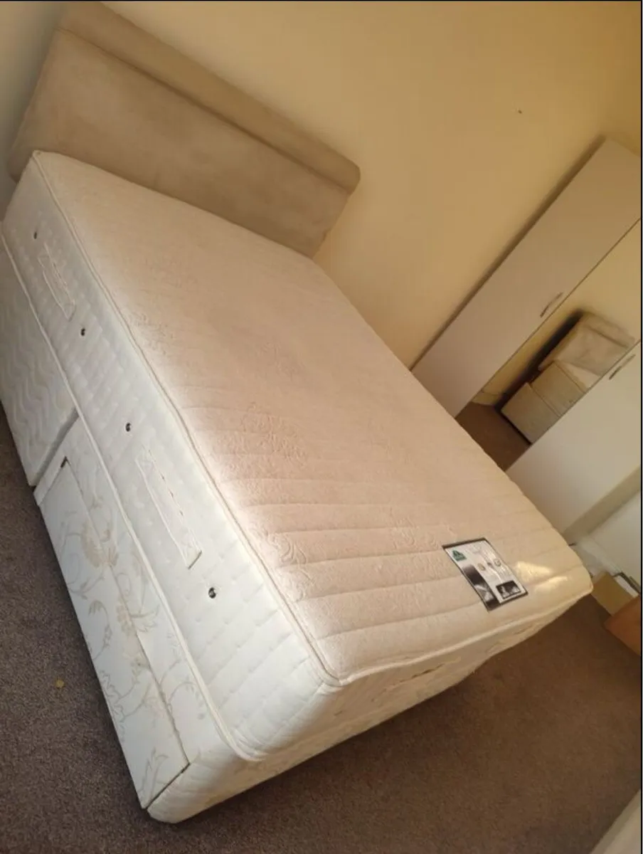 Double bed - Image 4