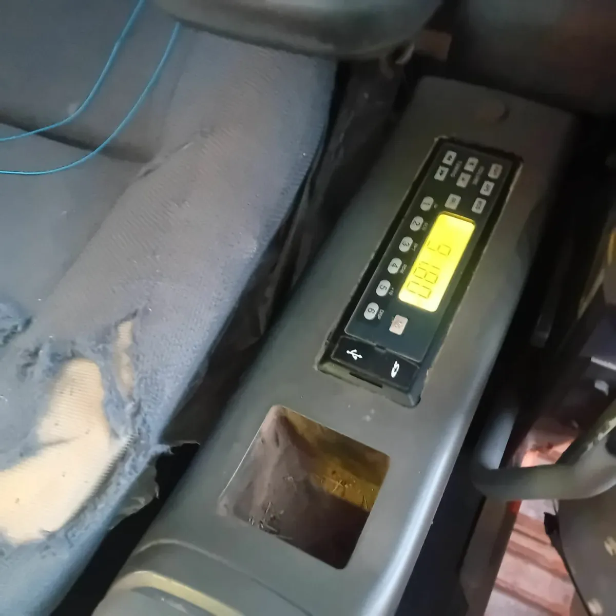 2005 Hitachi 130-1 Digger - Image 2