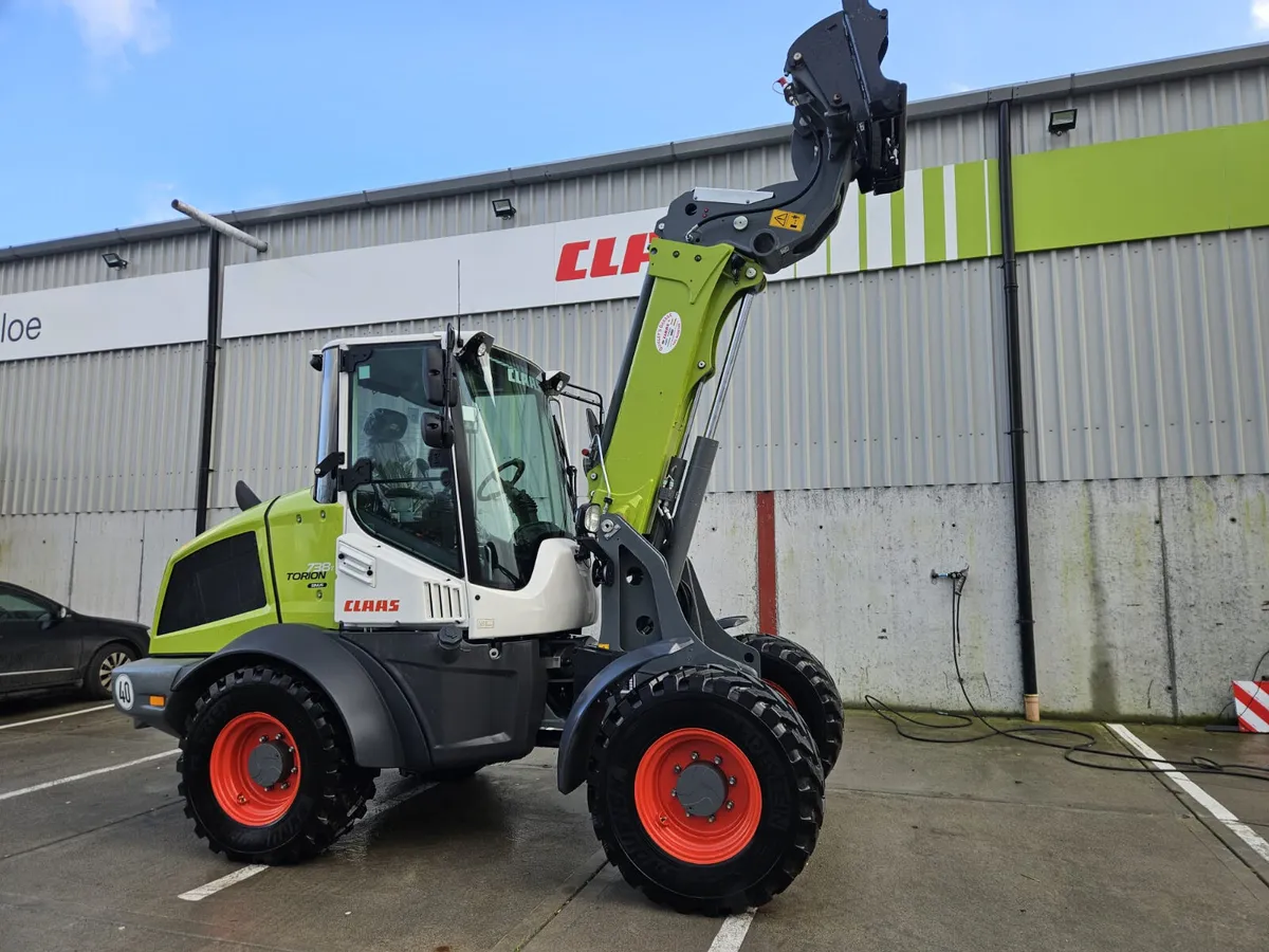 CLAAS TORION 738T - Image 1
