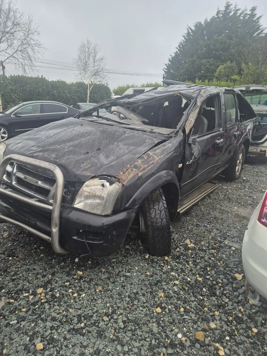 Isuzu D-Max - Breaking only - Image 1