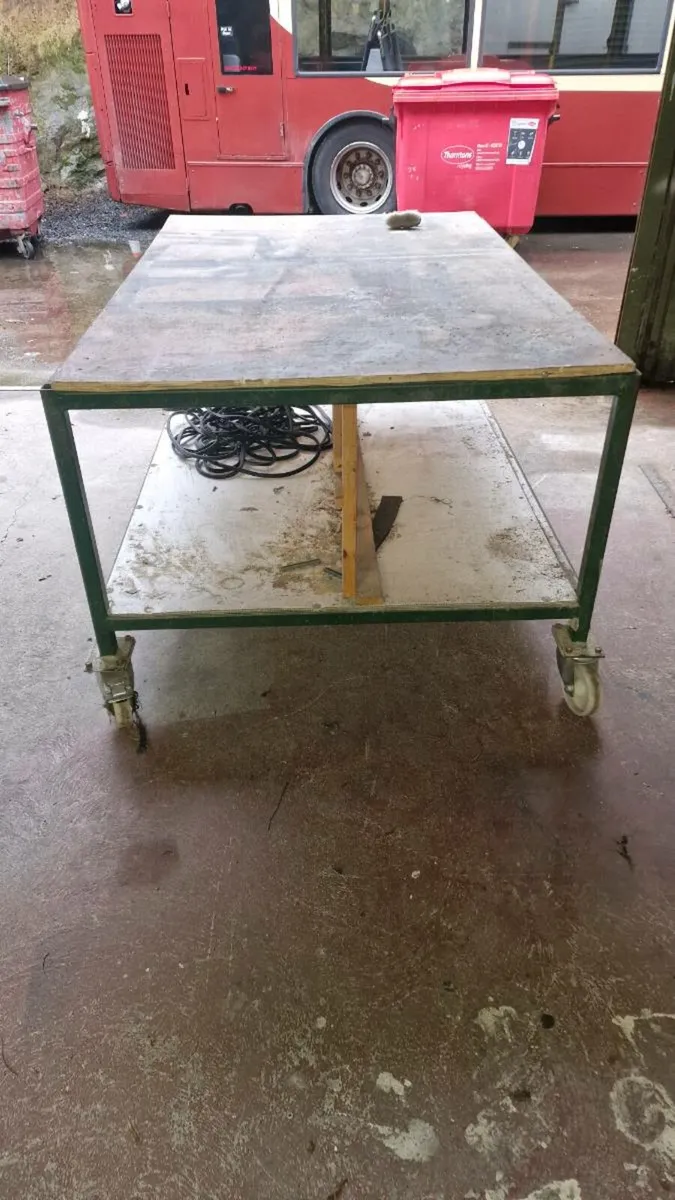 Work bench on heavy duty caster - Image 3