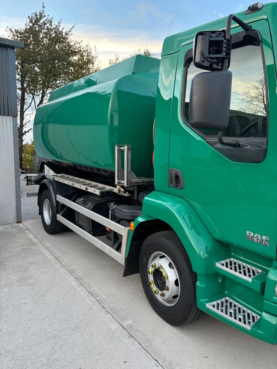 DAF oil tanker - Image 2