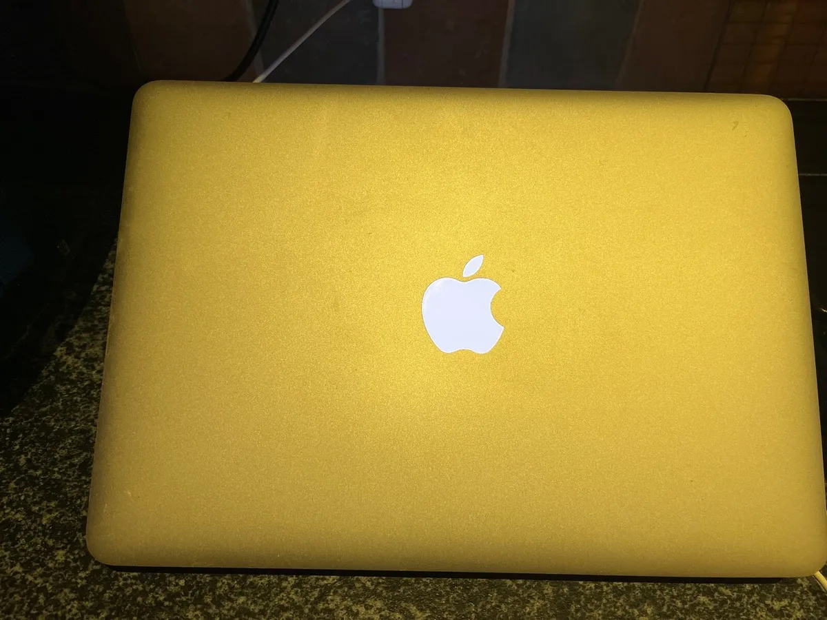 Apple Mac Book Air 2015 (8GB) - Image 3
