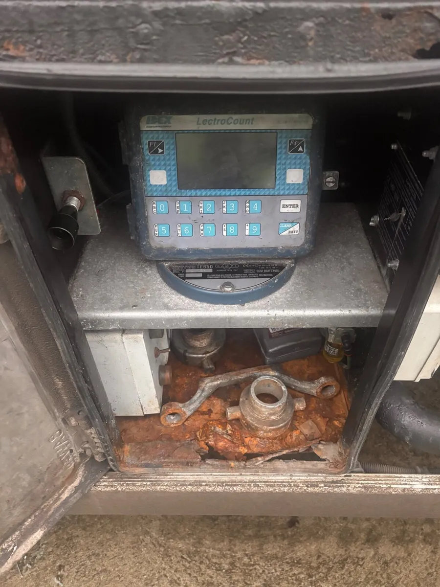 DAF oil tanker - Image 4