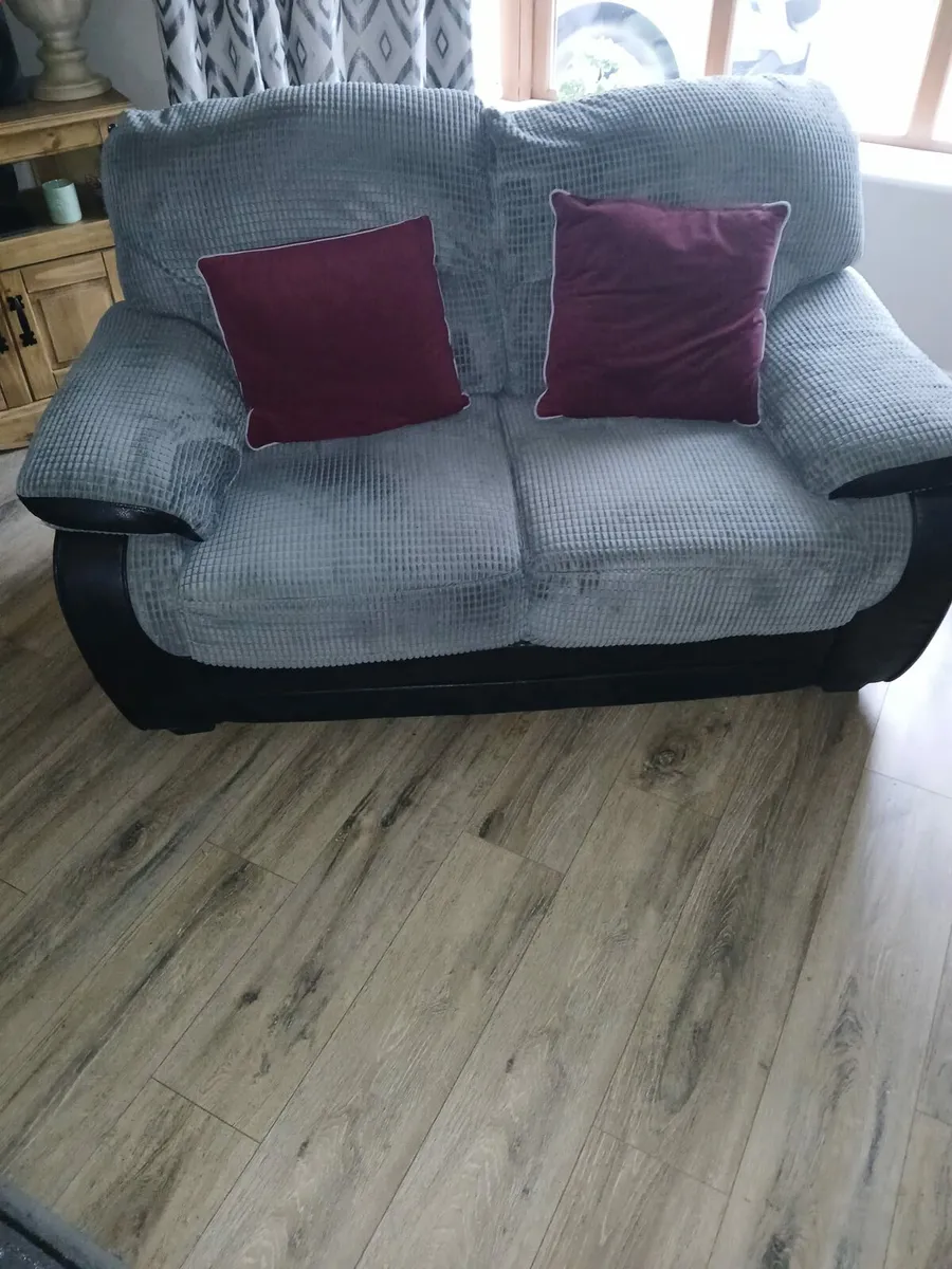 Sitting room suite - Image 1