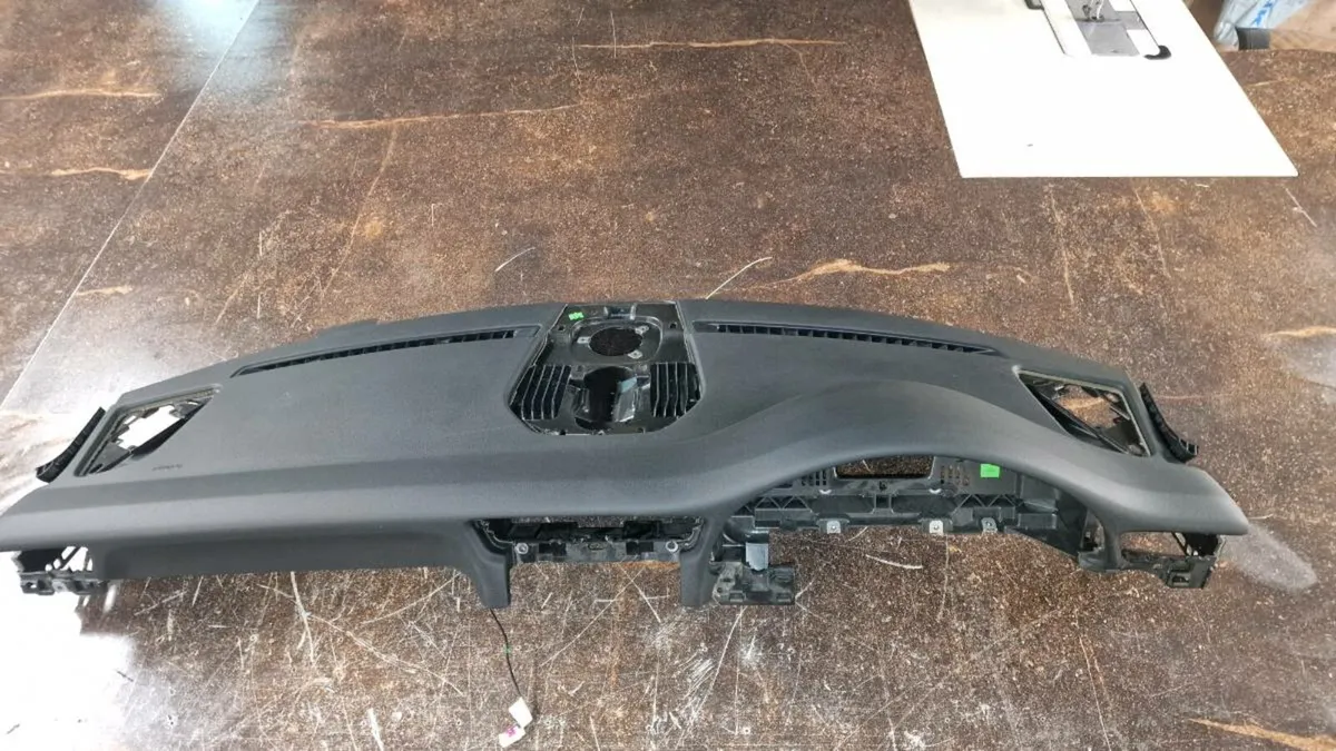 991 dashboard and front door panels - Image 1