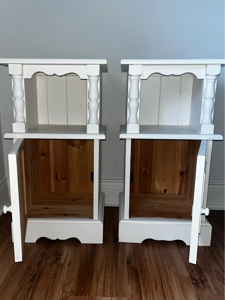 Two solid pine bedside lockers - Image 2