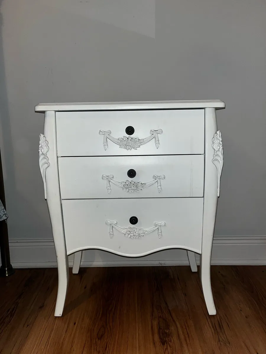 Cream/White three drawer unit - Image 2