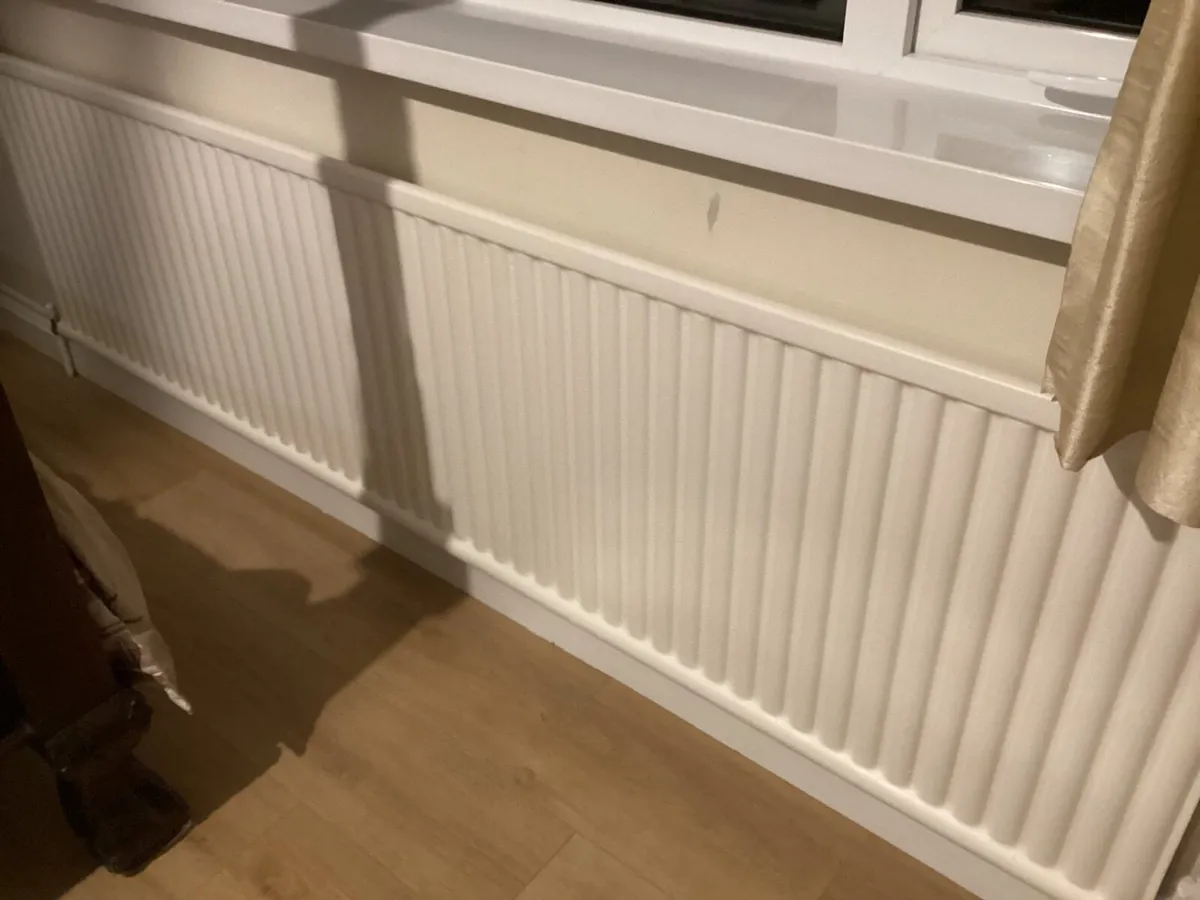 2200 x 600 LARGE SINGLE RADIATOR