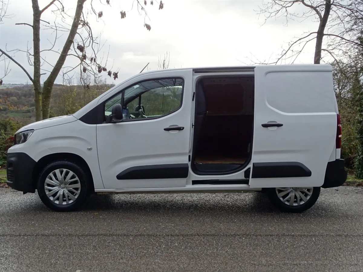 2021 Peugeot Partner Panel Van - Image 1
