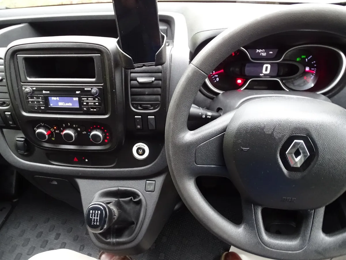 2021 Renault Trafic High Roof Panel Van - Image 2