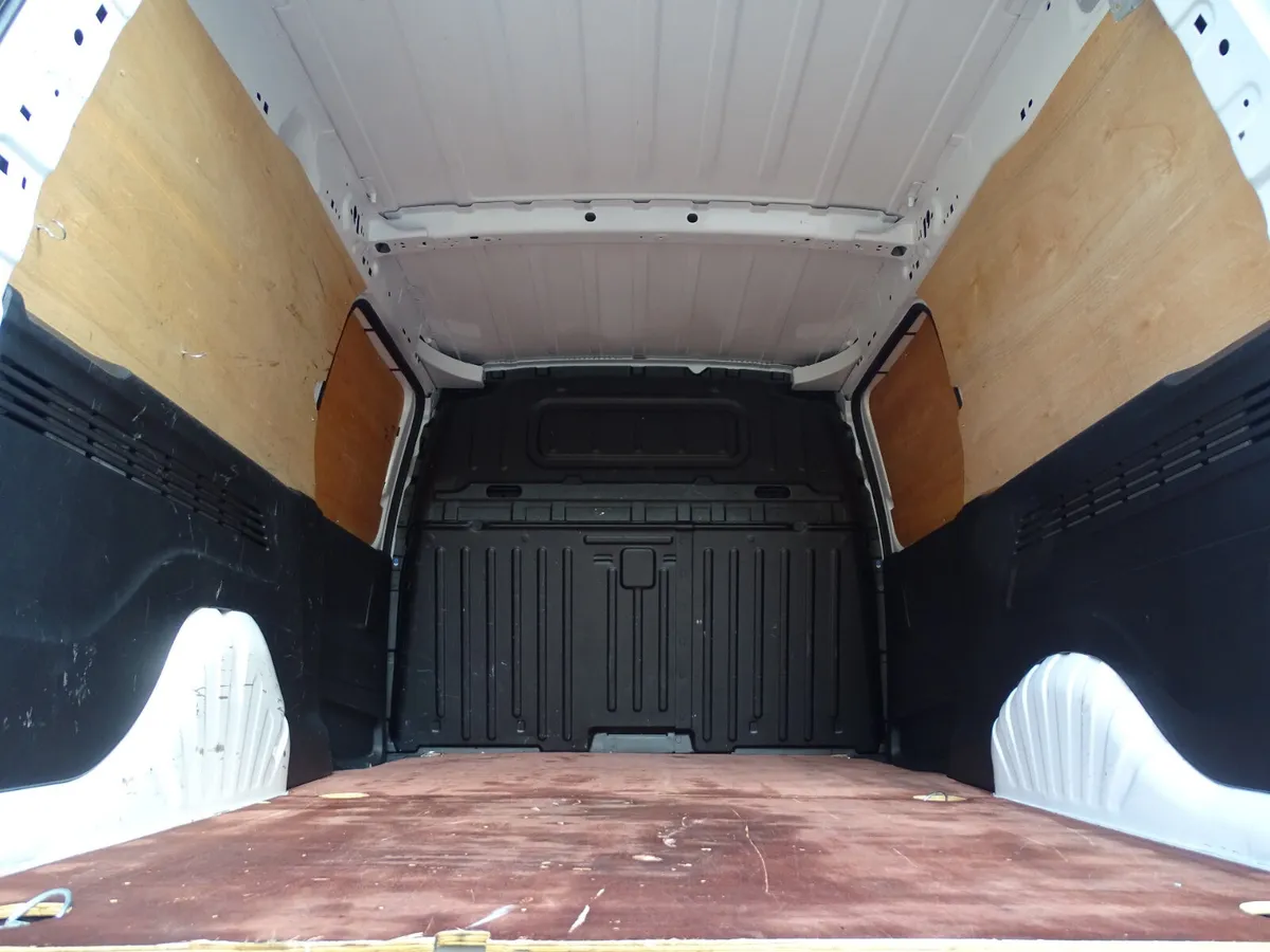 2020 Vauxhall Combo Panel Van - Image 2