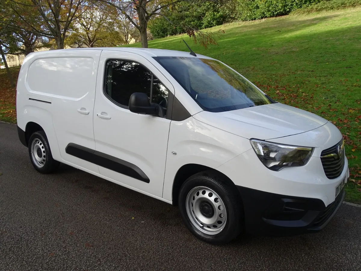 2020 Vauxhall Combo Panel Van - Image 4