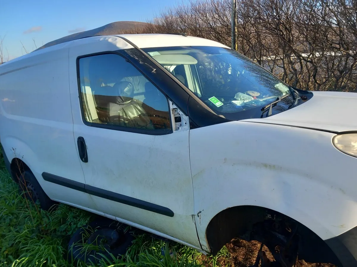 Fiat Doblo 2014 - Image 2