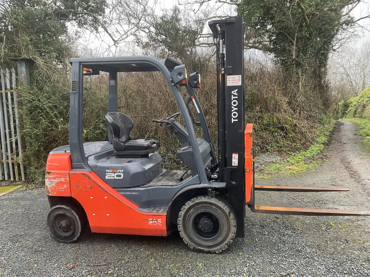 FORKLIFT - Image 4