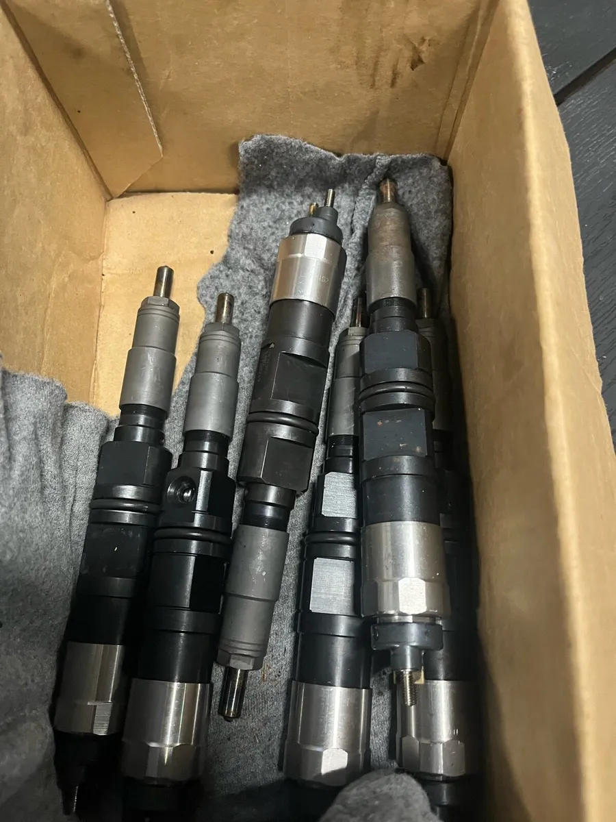 John Deere 6920 injectors - Image 1