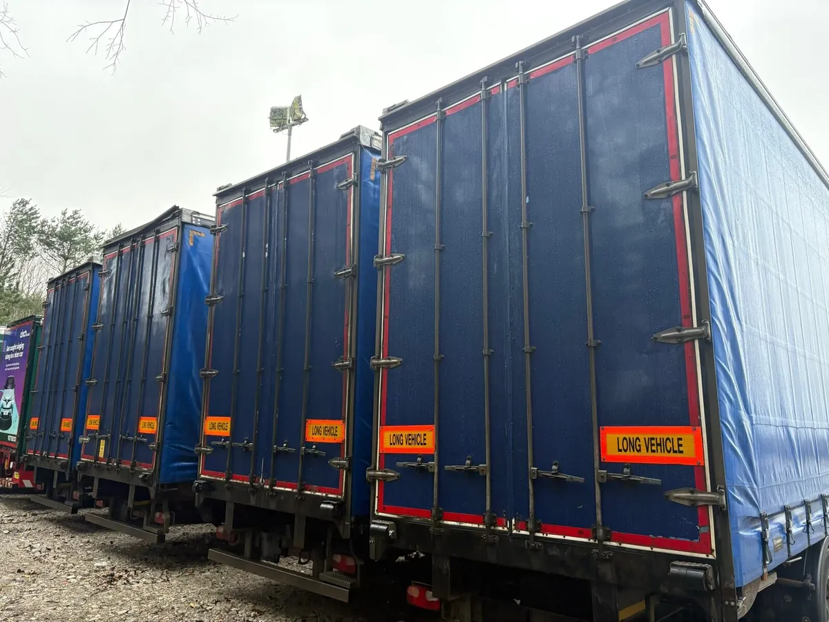 Choice of 6 Curtainside trailers - Image 4