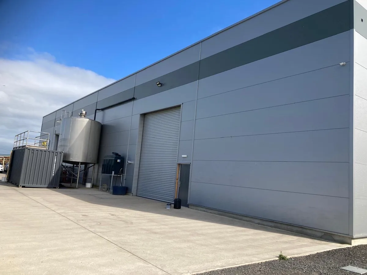 Stainless insulated Tank - Image 1