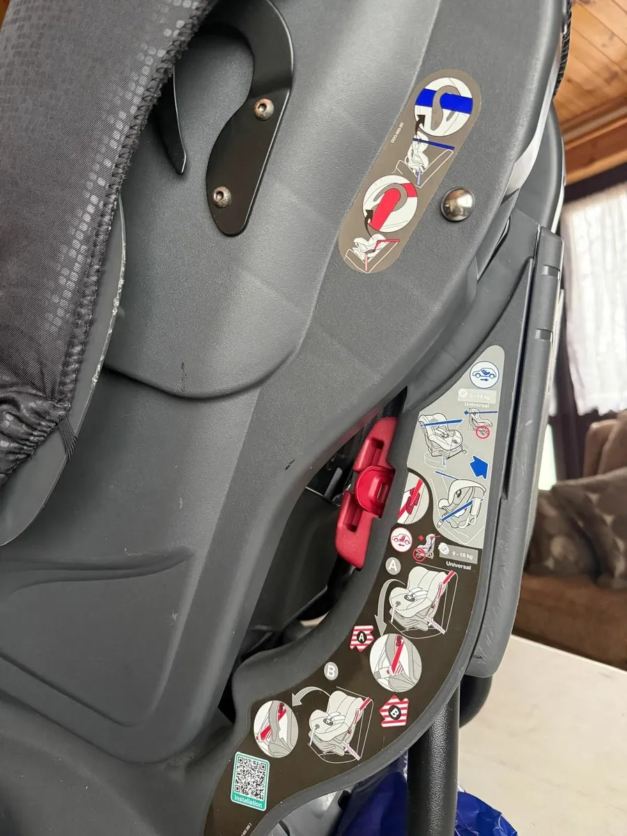 Children's car seat - Image 2