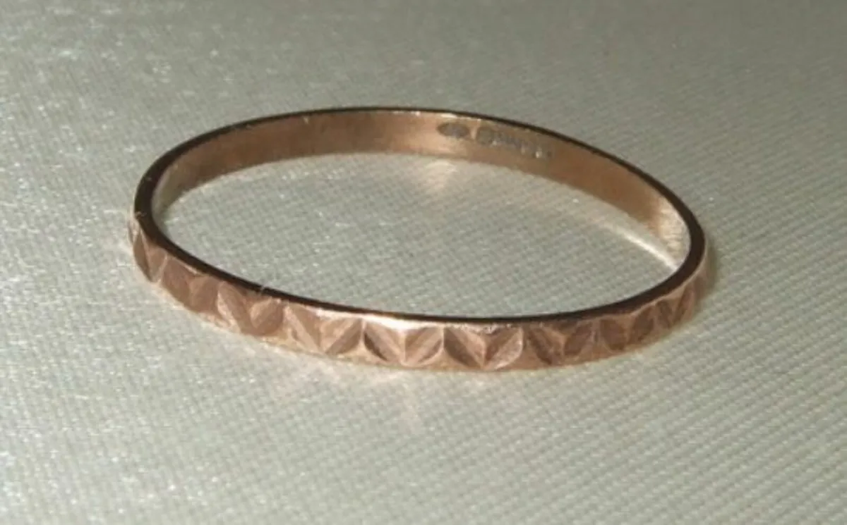 Vintage 9ct Rose Gold Hallmarked Unisex Ring - Image 2
