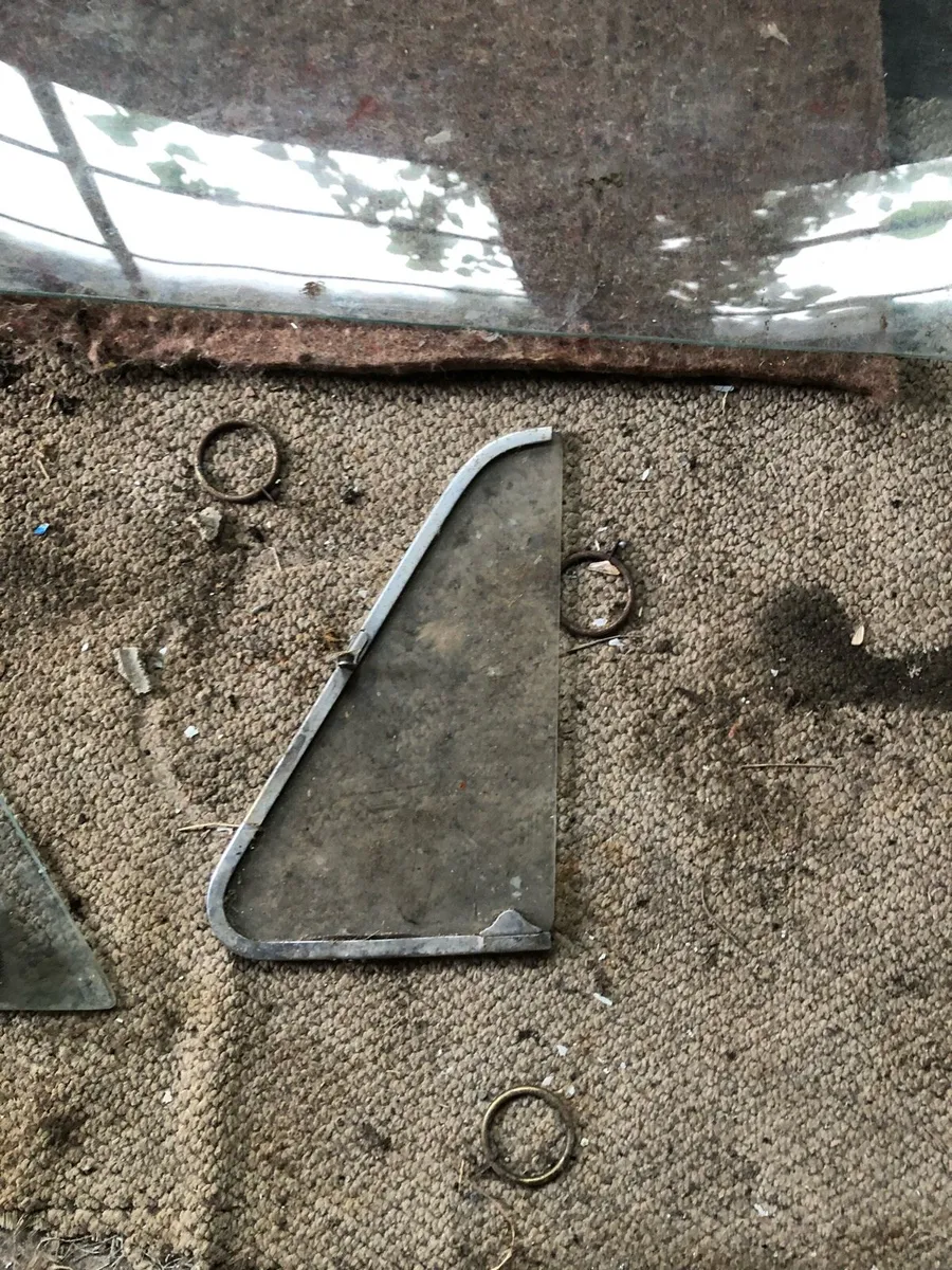 Ford Anglia deluxe - Image 3