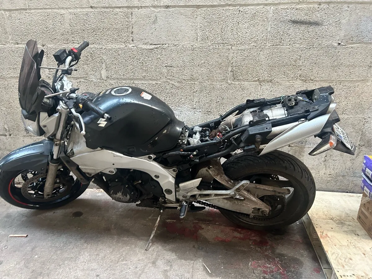 Suzuki GSR 600 - Image 1