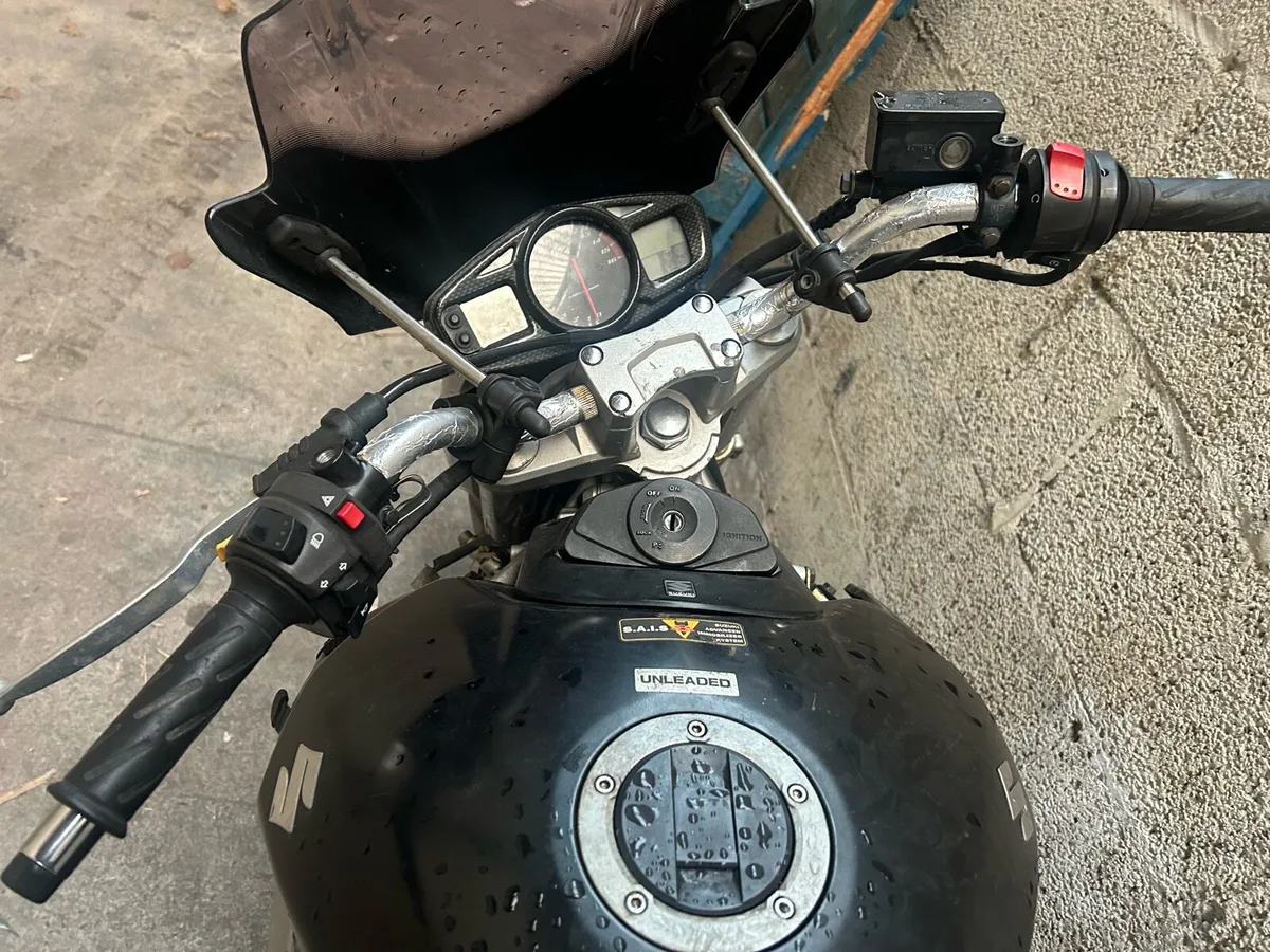 Suzuki GSR 600 - Image 2