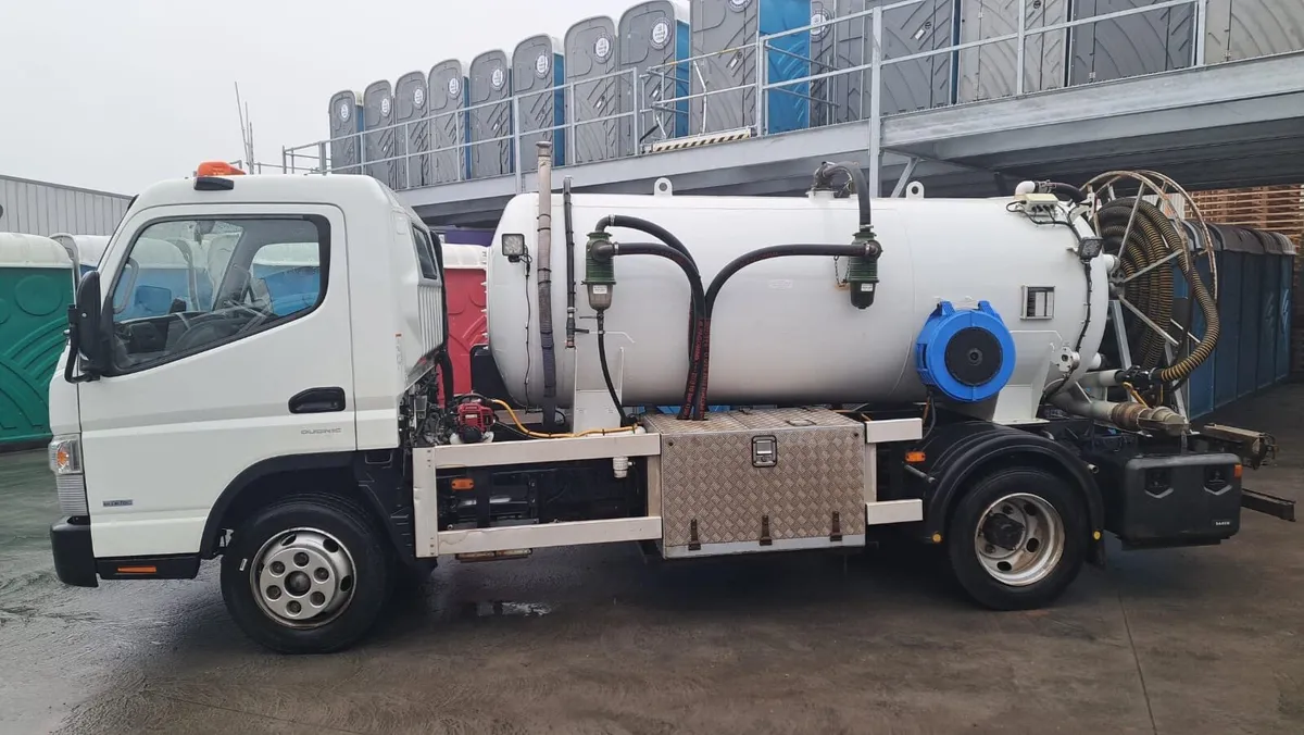 Mitsubishi portaloo vacuum sucker - Image 1