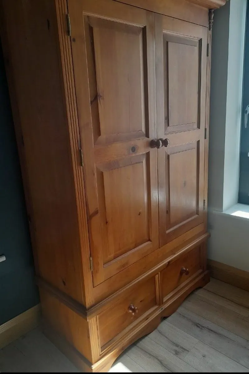 Solid wardrobe - Image 4