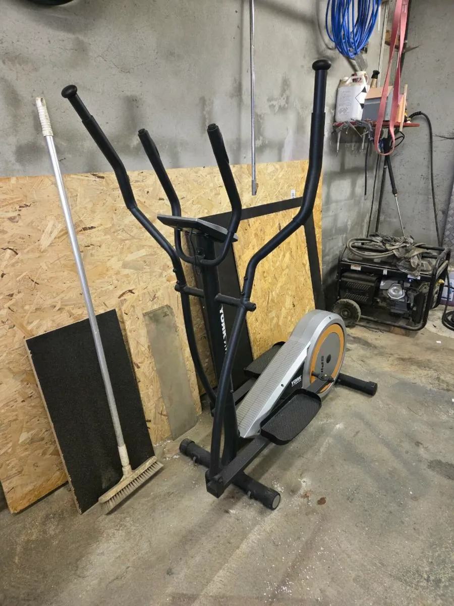 Cross trainer - Image 2