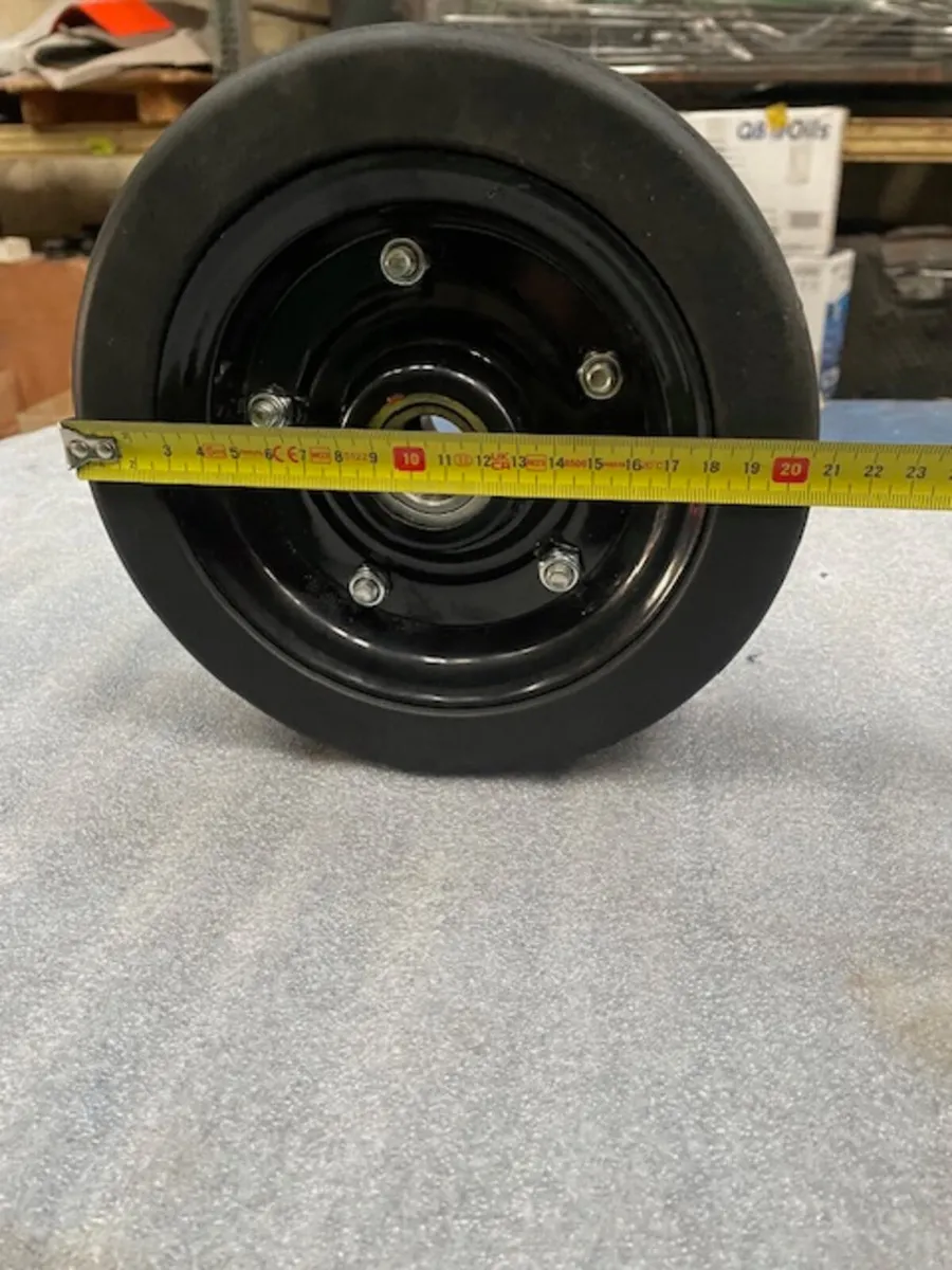 FINISHING MOWER WHEEL - Image 2