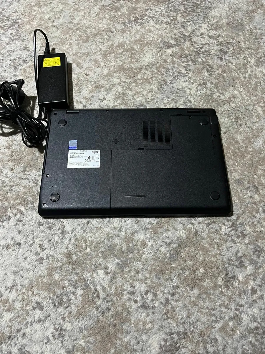 Laptop Fujitsu LifeBook A3510 Intel Core i5-10gen - Image 4