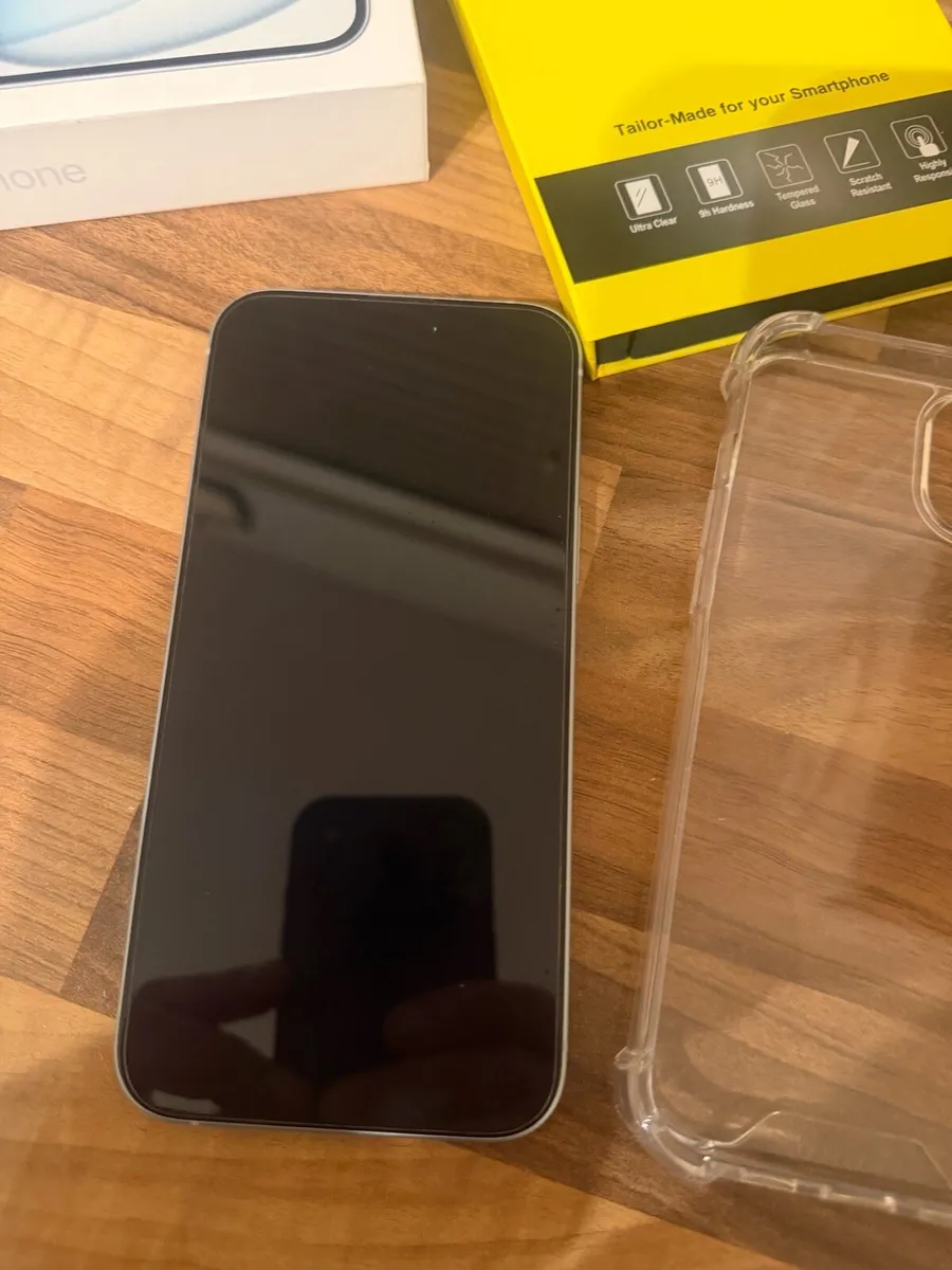 iPhone 15 plus - Image 4