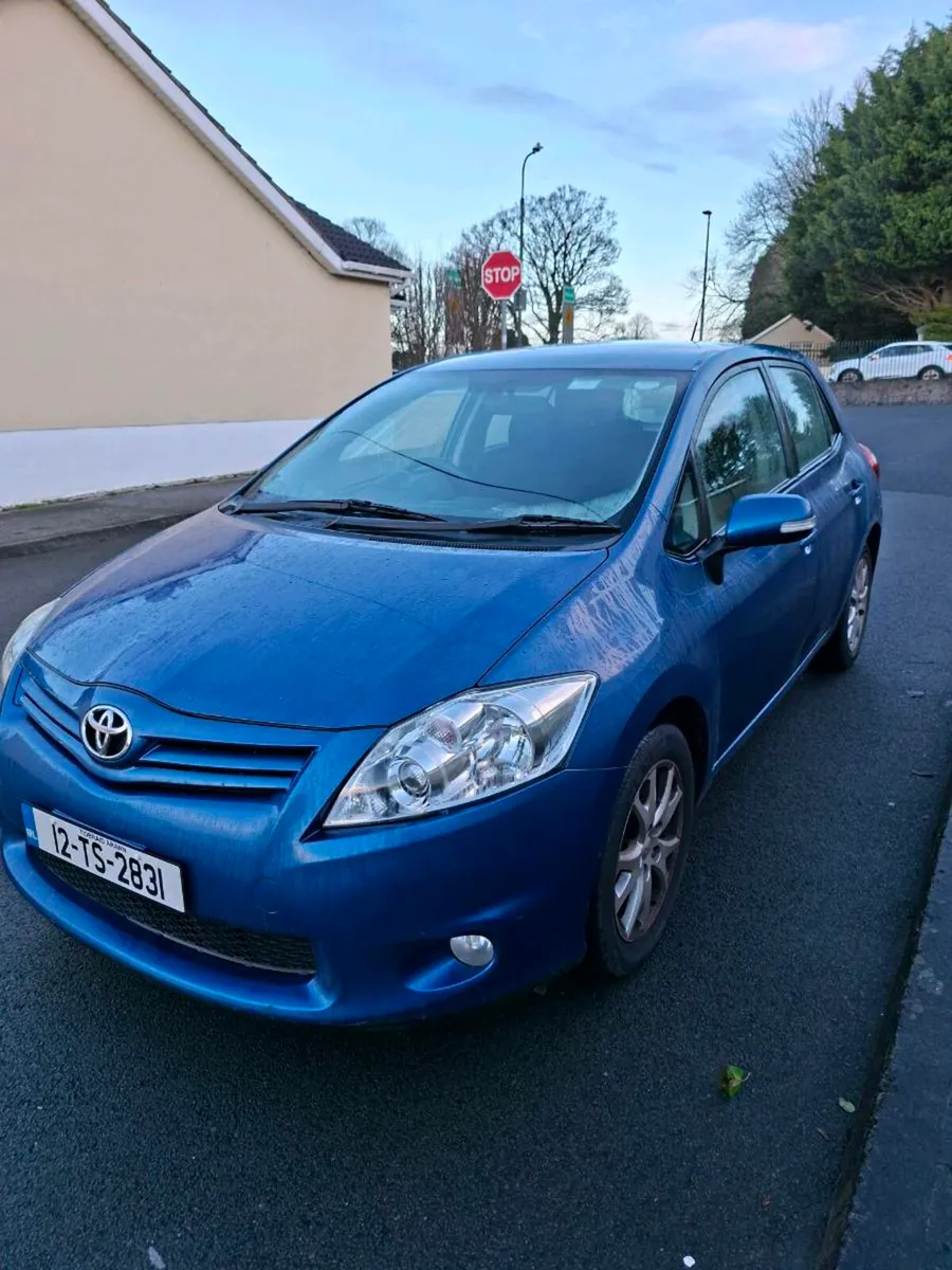 TOYOTA AURIS 2012 - Image 2