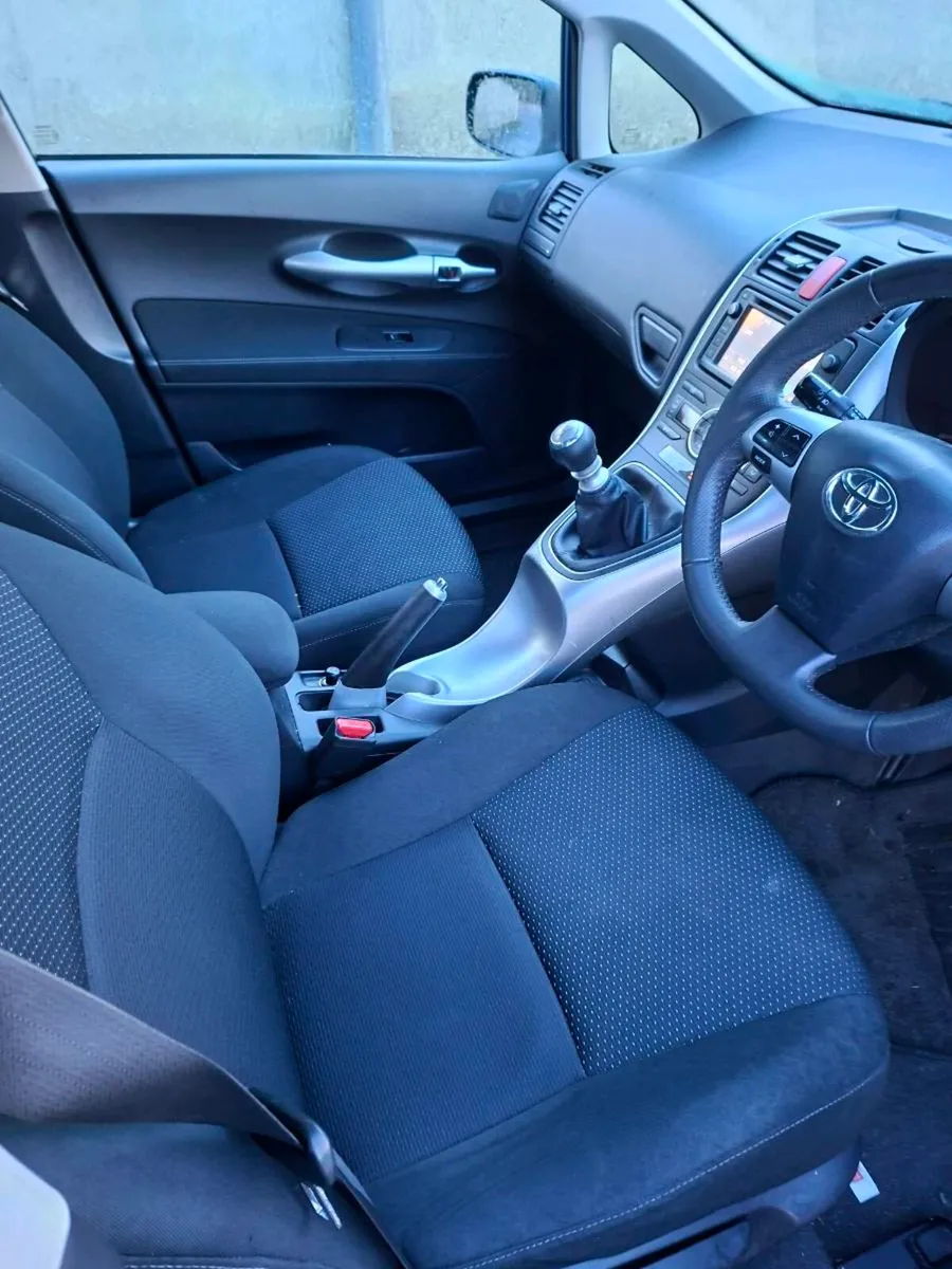 TOYOTA AURIS 2012 - Image 4