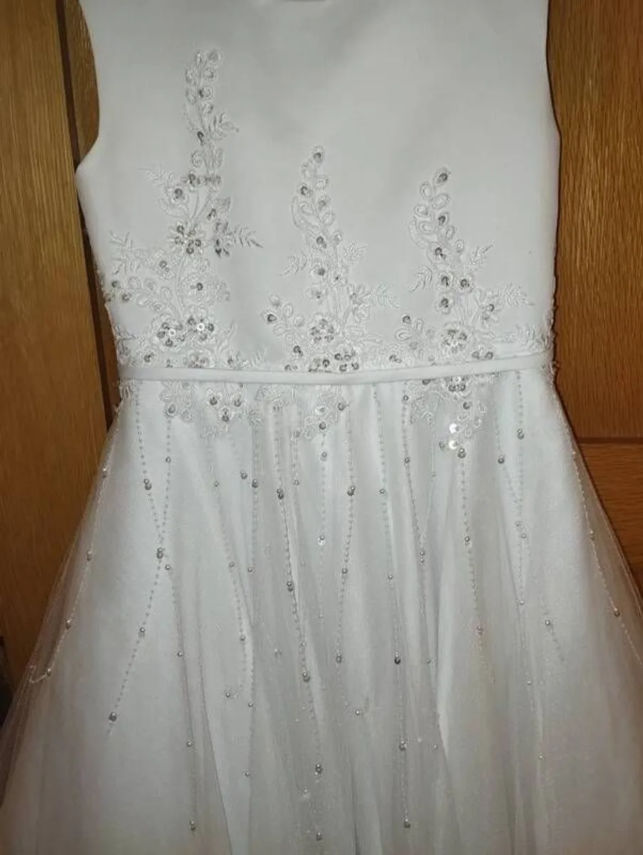 Communion dress and accessories - Image 2