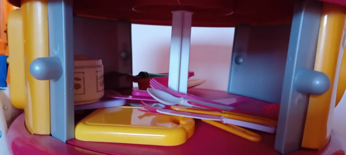 Toy kitchen - Image 2
