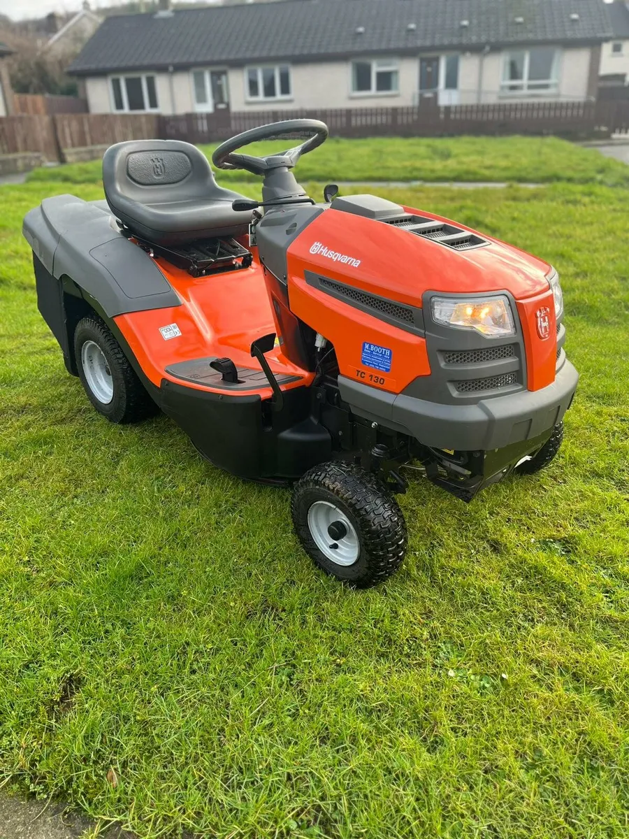Husquvarna petrol ride on lawnmower - Image 2