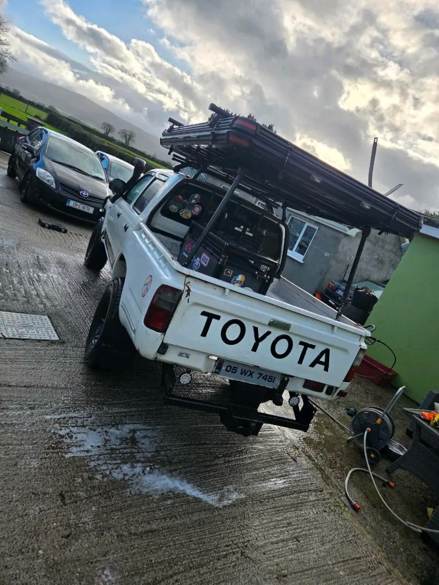 Toyota hilux - Image 4