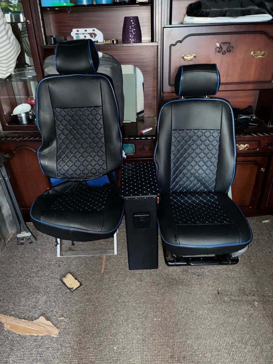 Passenger seat and base - Image 4